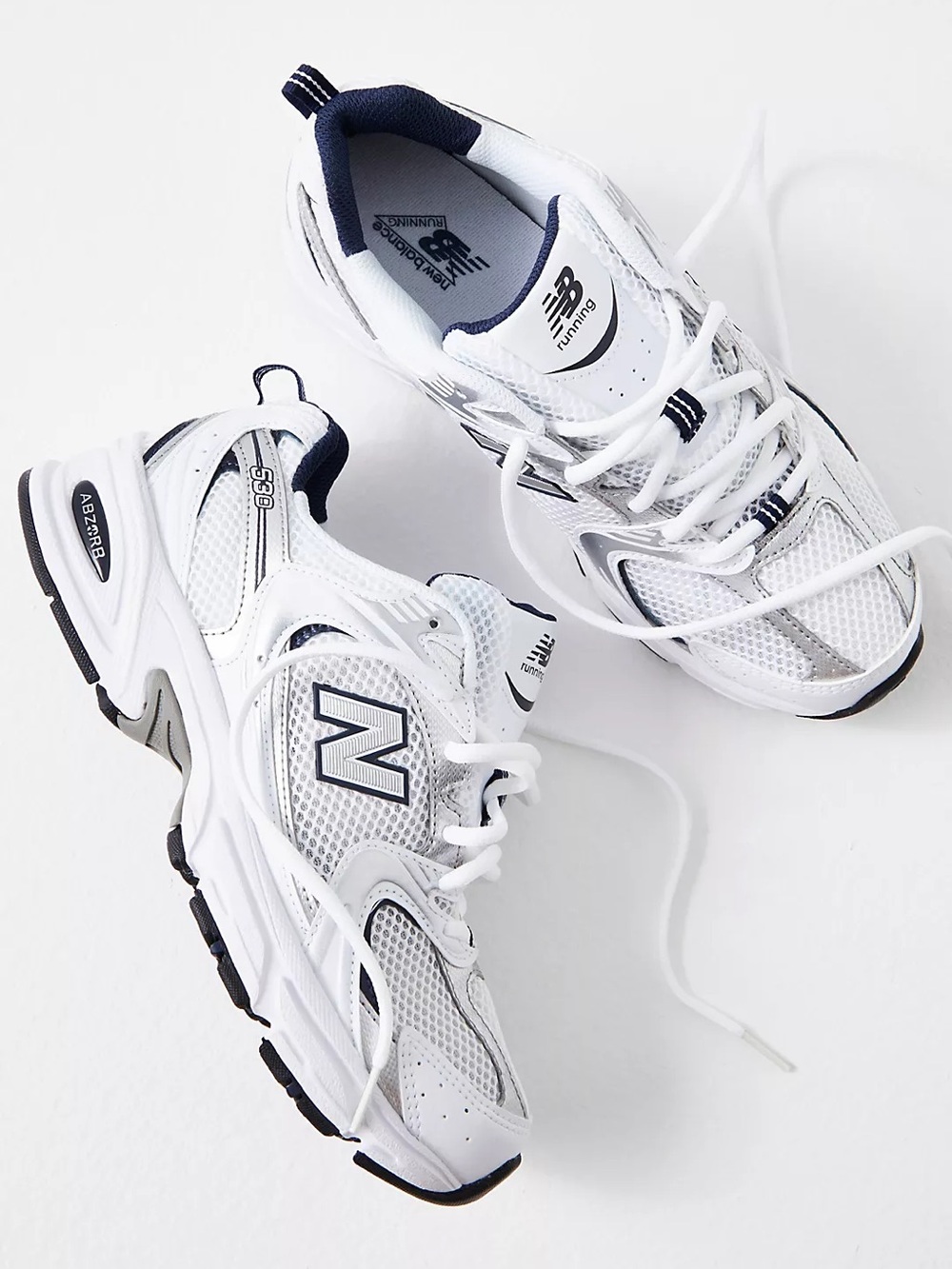 NWT New Balance Men's White and Navy Athletic Running Shoes